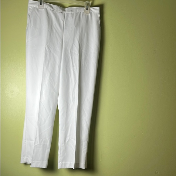 Alfred dunner elastic in waist White Pants. - Picture 1 of 7